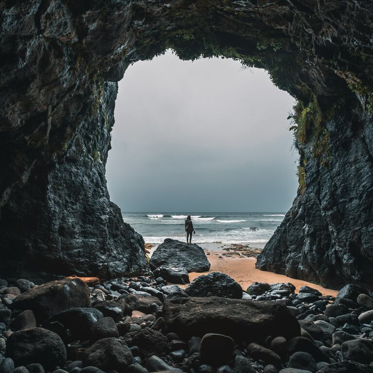 josh-hild-sIxd5FR9Ugo-unsplash